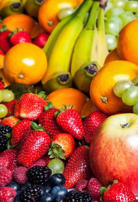 Trái cây chứa hai loại đường: fructose và glucose. Tỷ lệ của mỗi loại khác nhau, nhưng hầu hết các loại trái cây có khoảng một nửa đường glucose và một nửa đường fructose.