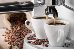 Nghiên cứu mới cho thấy những người có lượng caffein trong máu cao hơn có nhiều khả năng có khối lượng chất béo thấp hơn. Họ cũng có nhiều khả năng giảm nguy cơ mắc bệnh tiểu đường loại 2.