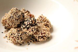sesame date balls recipe | Ăn Chay, Thuần Chay, Quán Chay & Nhà Hàng Chay